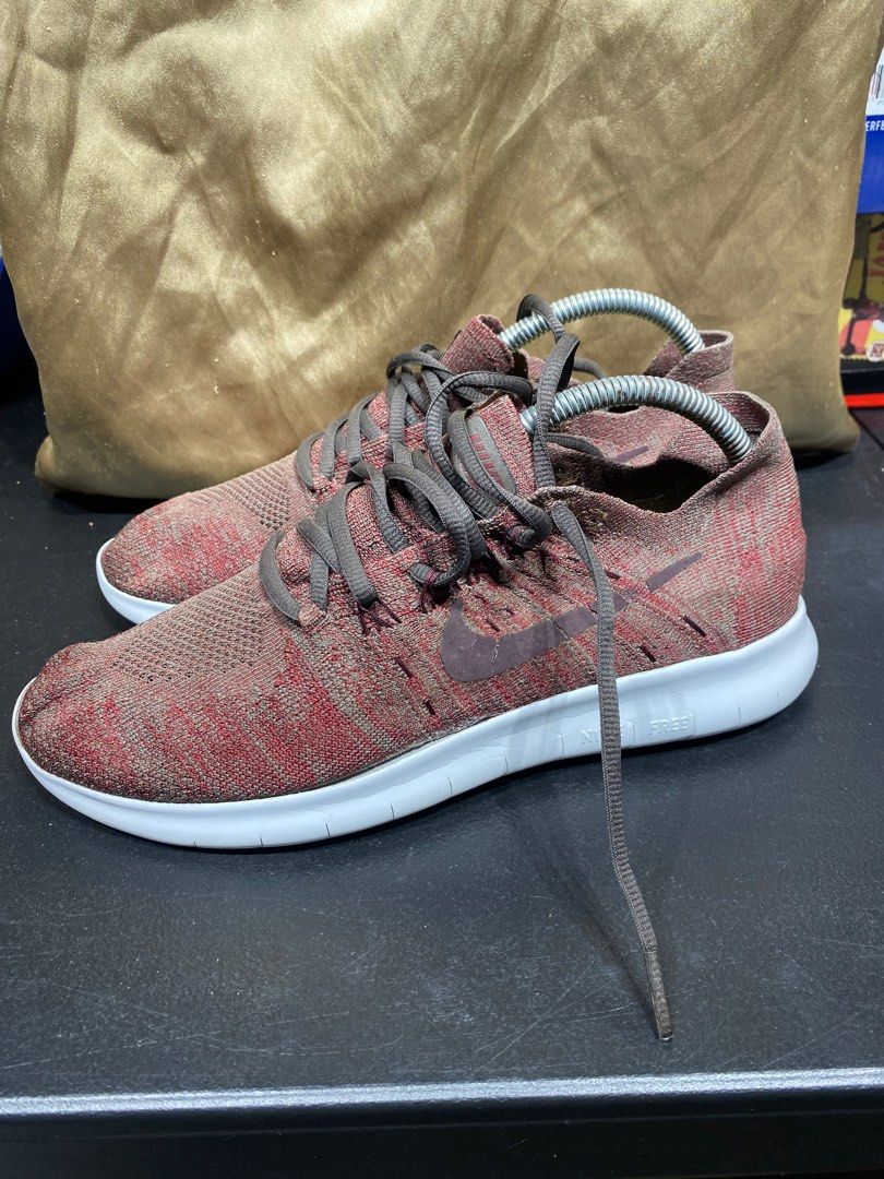 Nike Free Running Shoes (Category: Sneakers) located in Bay. Submitted by andreiclutter (Listing ID 1354190169, Image 2). Description: Size: US 7.5/ UK 6.5/ EUR 40.5/ CM 25.5 Brand: Nike (Original) Decluttering! Used this years ago, sole sep is observable (you can opt to have it stitched or re-glued) Please see pictures for more details (If the pictures aren’t enough, you can ask me for more pictures of the shoe Box not included (lost na) Please 