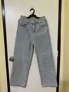 (Category: ) located in . Submitted by declutter.ed (Listing ID 1354321927, Image 1). Description: .