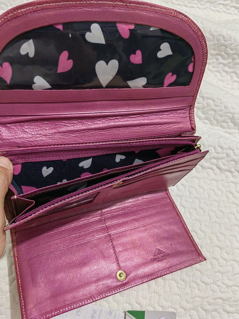 Omar Shrif wallet (Category: Luxury Bags & Wallets) located in Davao. Submitted by faithsprelovedbags (Listing ID 1354300084, Image 2). Description: Super maganda ang quality 👌.