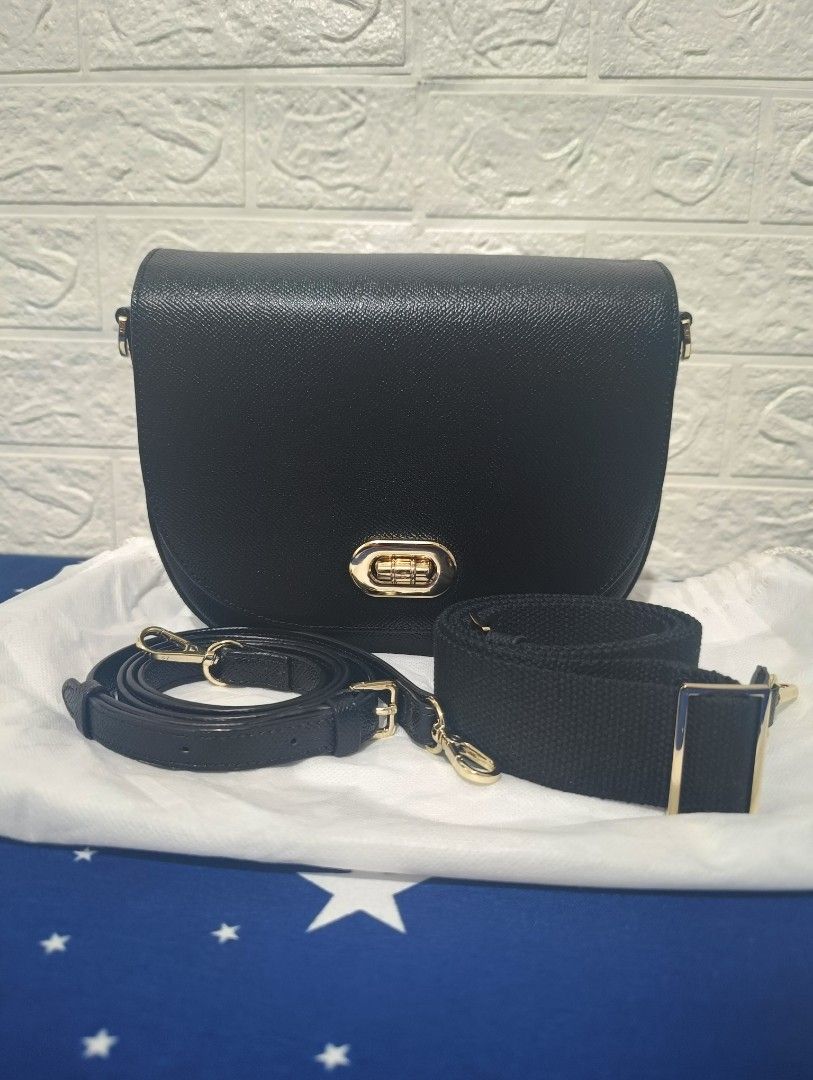 Samantha Thavasa Sling Bag (Category: Luxury Bags & Wallets) located in Santa Rosa. Submitted by djane25 (Listing ID 1354219706, Image 1). Description: nothing to explain good as brand new, parang leather ng coach. payment via gcash shipping via lbc c/o buyer.