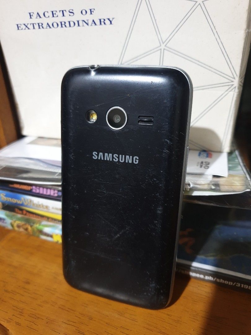 Samsung duosmobile fone celfone defective (Category: Samsung) located in Makati City. Submitted by KaTiToYs (Listing ID 1354318694, Image 2). Description: samsung duos mobile fone not sure if this still works, no charger for this to test... meet ups: Makati / BGC / Ortigas ship: lalamove / grab / lbc / jrs.