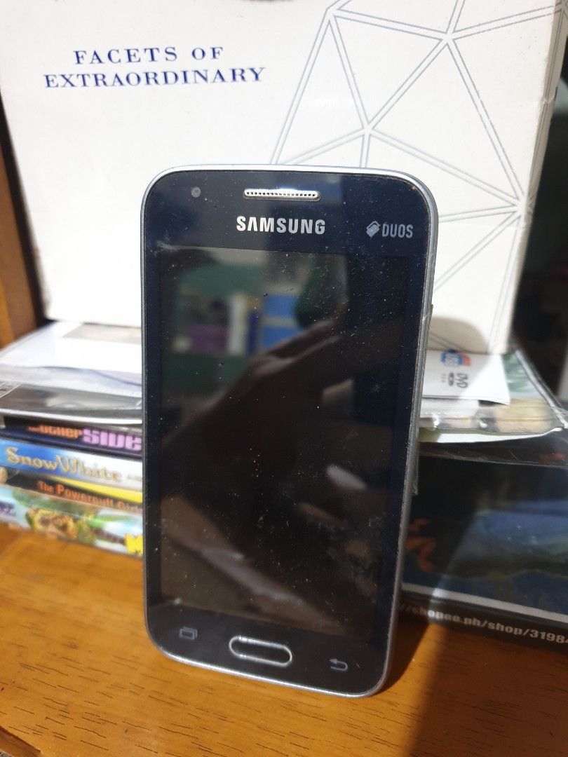 Samsung duosmobile fone celfone defective (Category: Samsung) located in Makati City. Submitted by KaTiToYs (Listing ID 1354318694, Image 1). Description: samsung duos mobile fone not sure if this still works, no charger for this to test... meet ups: Makati / BGC / Ortigas ship: lalamove / grab / lbc / jrs.