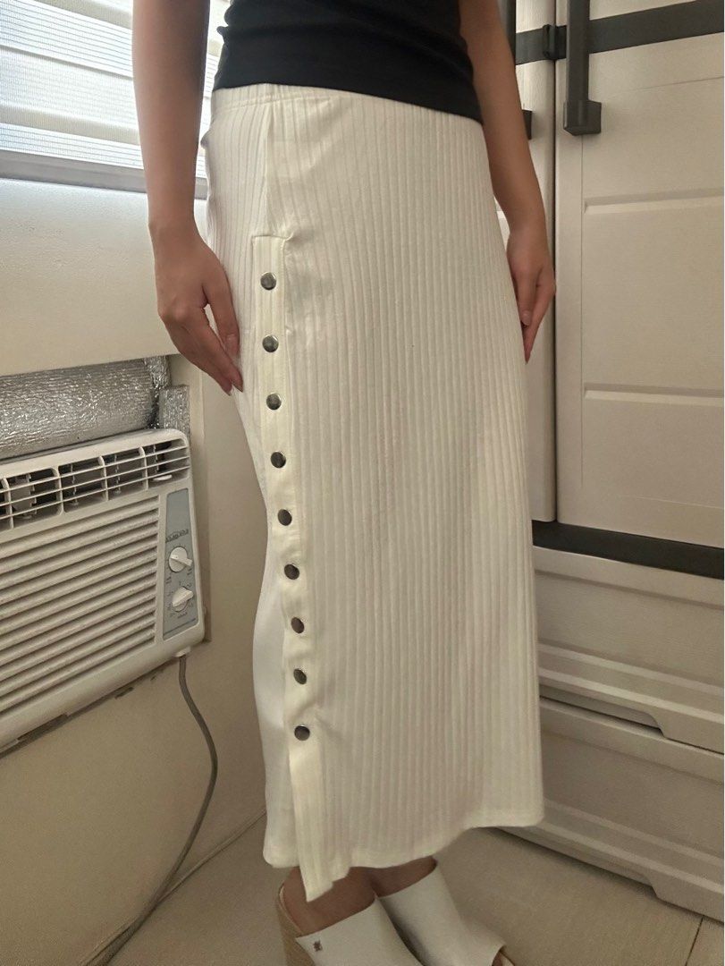 Shein white maxi skirt with studded side design (Category: Skirts) located in Makati City. Submitted by longflighty (Listing ID 1354178121, Image 3). Description: white maxi midi coquette femme cleangirl studded skirt brand new never worn bought in USA waist too big for me but can be worn low waist no flaw tag says its xl but better refer to the measurements Dimensions: Waist 32” L 30” On-hand and ready to ship Negotiable No refunds/returns polic