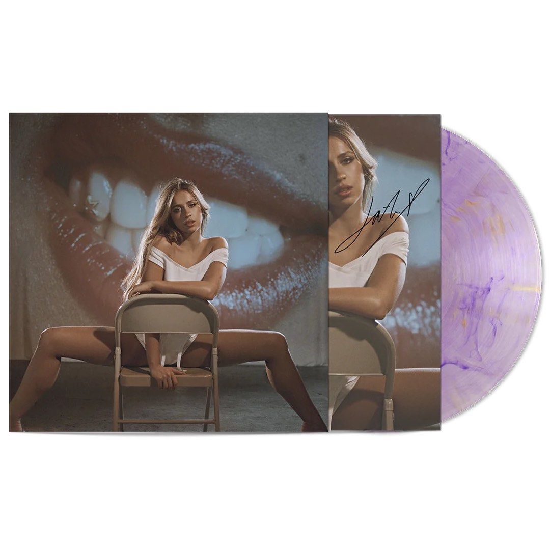 S*K様 Tate McRae　直筆サイン入りレコード　限定盤 S*K様 Tate McRae 直筆サイン入りレコード 限定盤 - メルカリ