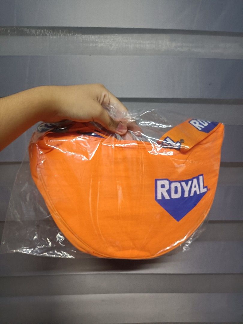 Softdrink Dumpling Bag 299 each (Category: Cross-body Bags) located in Makati City. Submitted by rhoilan (Listing ID 1354297219, Image 2). Description: .