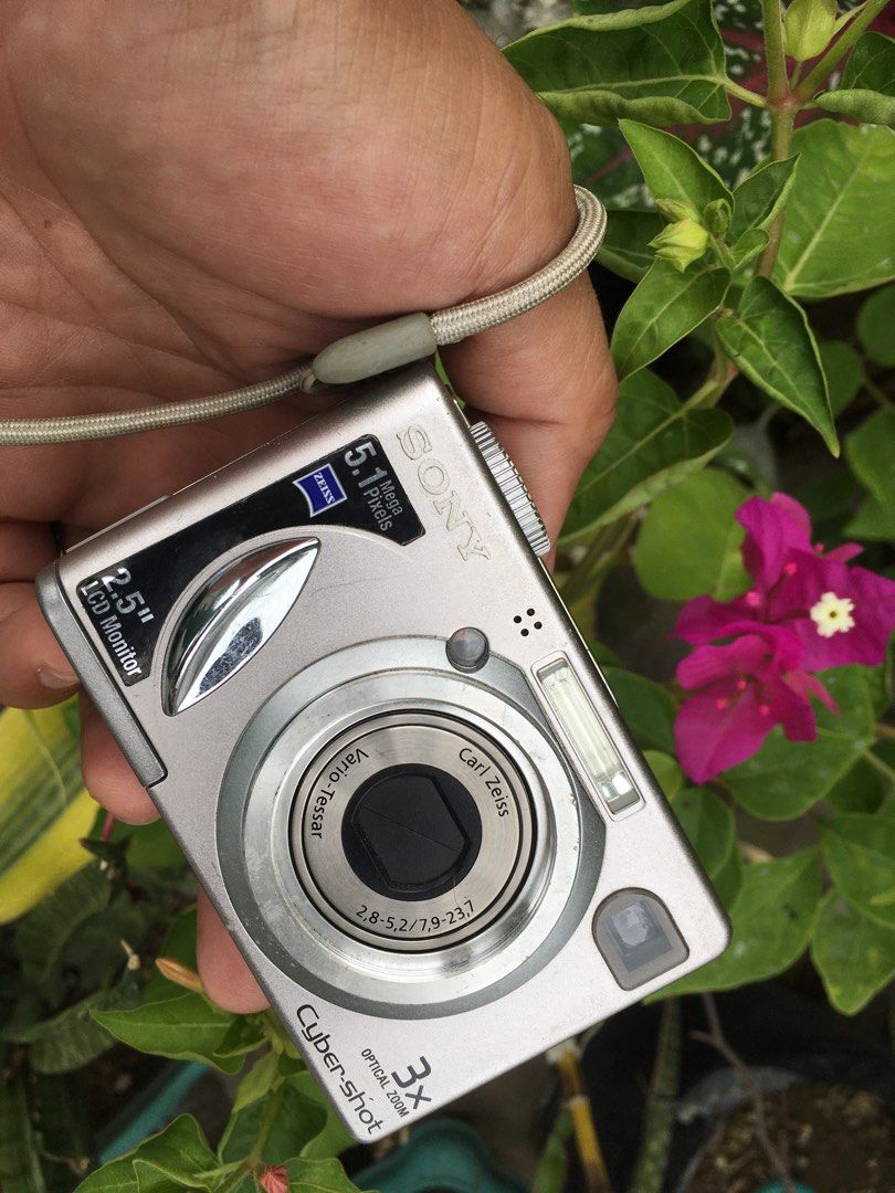 Sony DSC W5 camera (Category: Cameras) located in Las Pinas. Submitted by film101 (Listing ID 1354224088, Image 1). Description: 💕Sony DSC W5 With carl zeiss lens f2.8-5.2 vario tessar -5.1 megapixel -3x optical zoom 🎶Bought in Hk With straps only included Run by AA batt x 2 pCs Sony Memory stick pro duo not included and batt not incl Condition of camera Flash working Shutter working Button all working No lcd burn No lcd glitch Zooming working 