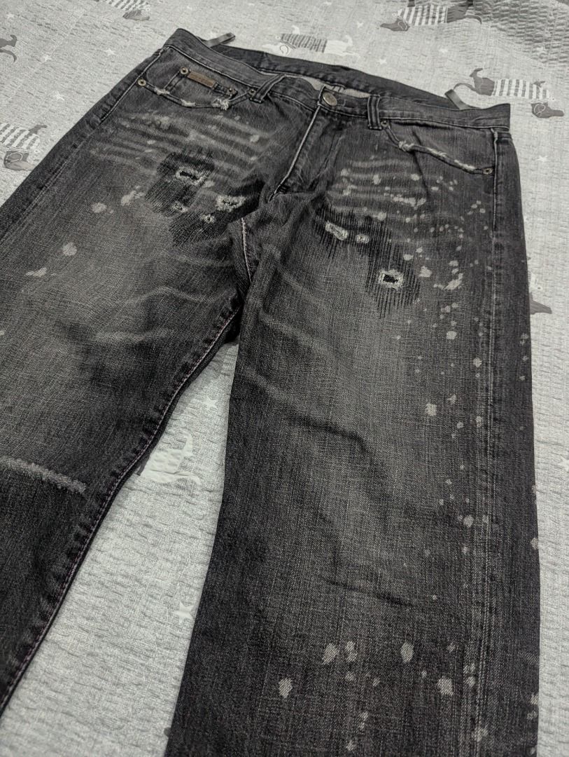 Squad Denim Destroyed Paint Splatter 32/33 (Category: Jeans) located in Antipolo. Submitted by bentakahitanoano (Listing ID 1354239814, Image 3). Description: Still in great shape Alternative for number (n)ine, kapital, neighborhood, undercover, wtaps A tribute to the underground subcultures in the ‘80s, the spray painted effect and hard-washed denim embody the rebellious spirit of the era Perfectly fit to 32 waist Measurements Waist 16.5/17 Rise