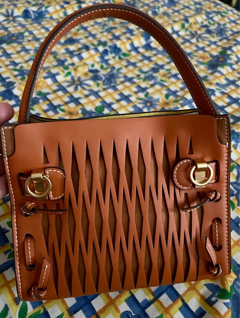 Tory Burch lee radziwill mini bag (Category: Luxury Bags & Wallets) located in Quezon City. Submitted by asiaco (Listing ID 1354206088, Image 2). Description: Bnwt very cute, no sling.