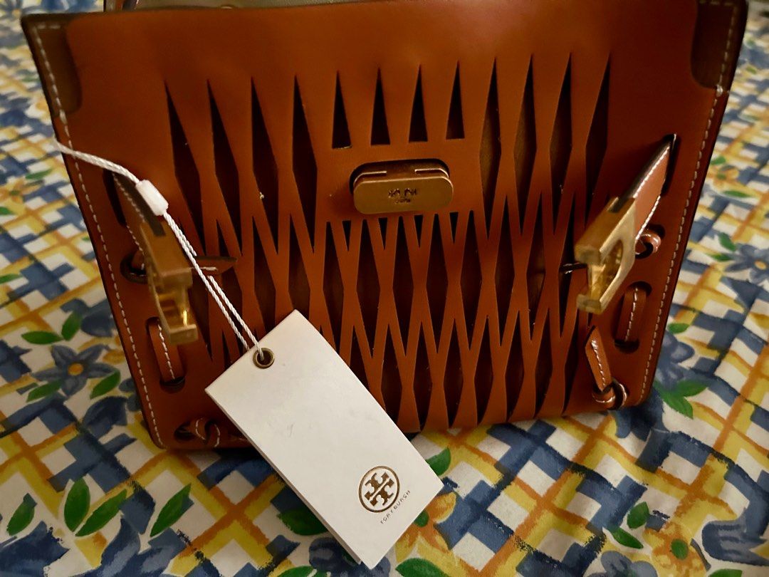 Tory Burch lee radziwill mini bag (Category: Luxury Bags & Wallets) located in Quezon City. Submitted by asiaco (Listing ID 1354206088, Image 3). Description: Bnwt very cute, no sling.