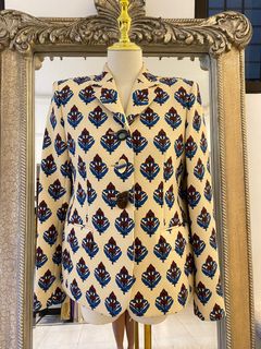(Category: ) located in . Submitted by curated.clothes (Listing ID 1354308585, Image 1). Description: .