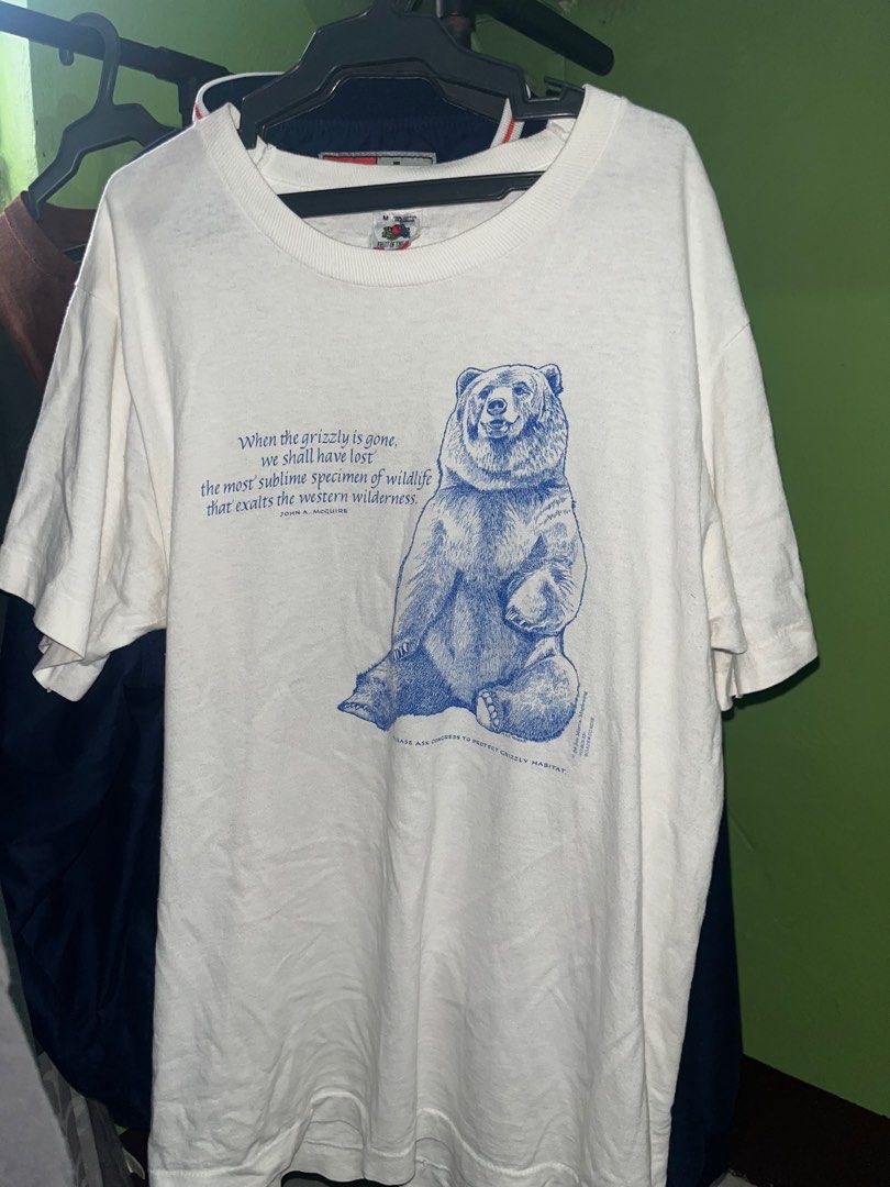 Vintage Animal and statement tee 1982 (Category: Activewear) located in Valencia. Submitted by wts1122.ph (Listing ID 1354159196, Image 2). Description: Size medium on tag Excellent Dimes 27x18 Single stitch Obo.