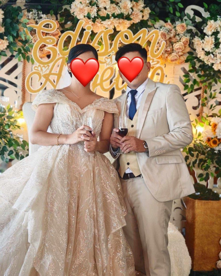 Wedding Gown (Category: Evening dresses & gowns) located in Pasay City. Submitted by samfour (Listing ID 1354214674, Image 1). Description: Piña Petticoat not included Price is negotiable .