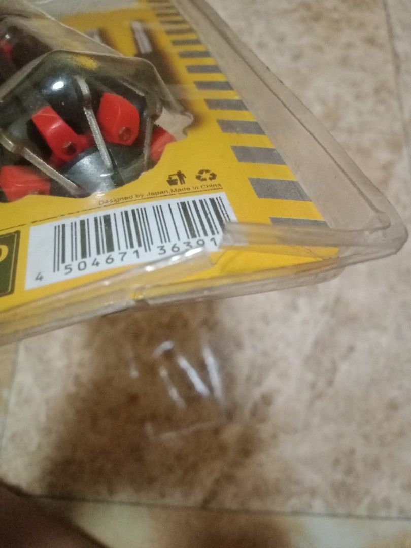8-in-1 Screwdriver multifunctional multi tool flash light miniso japan LED (Category: Construction Tools & Equipment) located in Mandaluyong City. Submitted by read_b4_asking (Listing ID 1354378178, Image 3). Description: Pls read everything and see all photos before asking questions. Measurements are approximates; allow for slight discrepancies. RFS: Decluttering AS IS CONDITION. Nakastock lang sa bahay. Hindi po dinadaga o iniipis. Size is buye