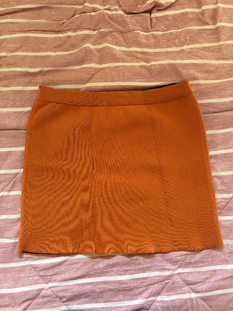 REPRICED Allena Mini Skirt (Category: Other Bottoms) located in Muntinlupa City. Submitted by inyadev (Listing ID 1354406827, Image 1). Description: Made of thick material, very stretchy Bought from market liberty :) good quality, falls right above the knee.