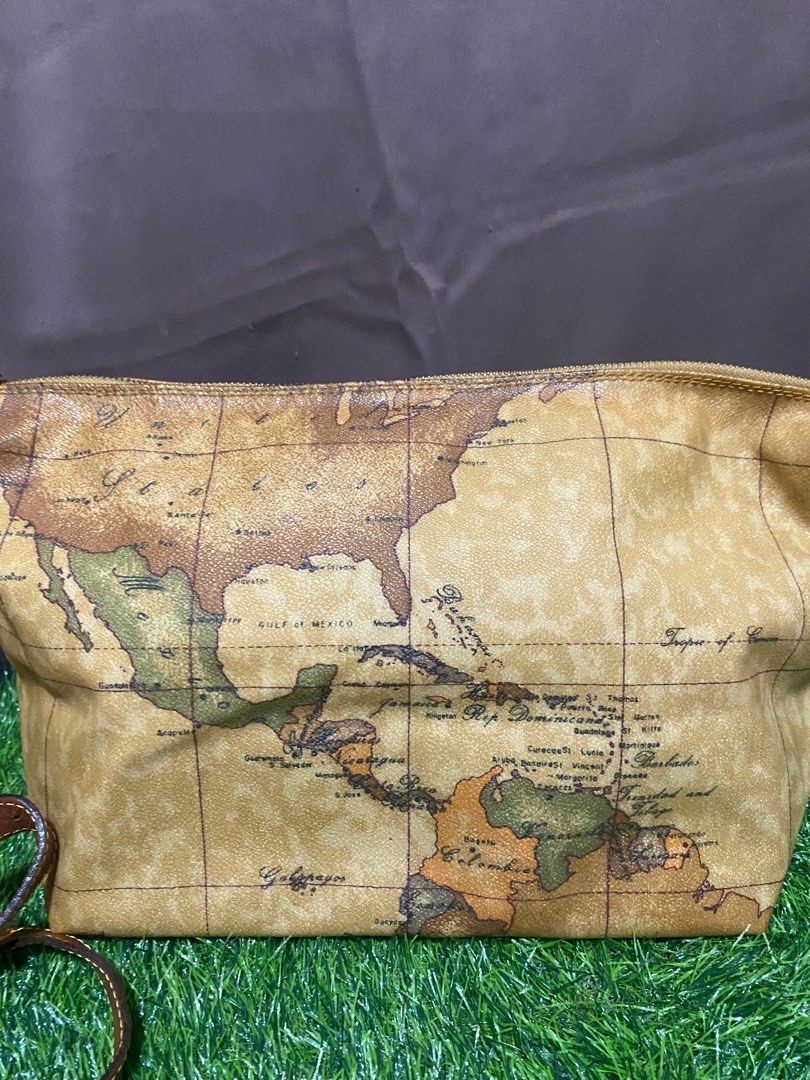 Alviero martini sling bag (Category: Luxury Bags & Wallets) located in Bayombong. Submitted by ecec1992 (Listing ID 1354485979, Image 2). Description: Legit alviero martini 100 percent money back if proven fake In excellent condition Vintage bag.