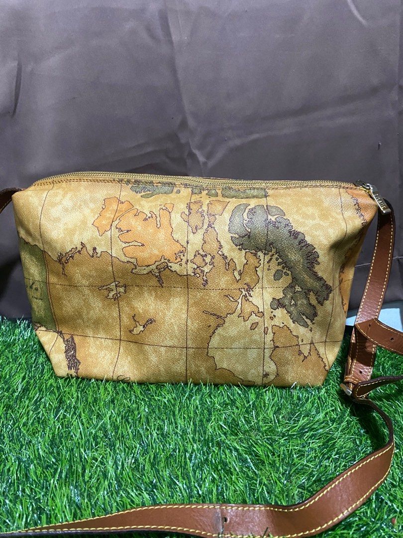 Alviero martini sling bag (Category: Luxury Bags & Wallets) located in Bayombong. Submitted by ecec1992 (Listing ID 1354485979, Image 3). Description: Legit alviero martini 100 percent money back if proven fake In excellent condition Vintage bag.
