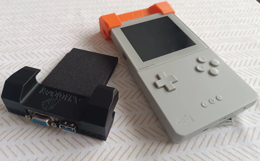 Analogizer FPGA adapter R3 to connect analogue pocket to CRT