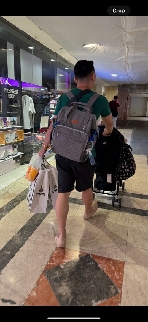 apruva baby backpack (Category: Diaper Bags & Wetbags) located in Makati City. Submitted by tinajuancho (Listing ID 1354520400, Image 1). Description: used lng once saglit lng with lagayan dede sa pocket.