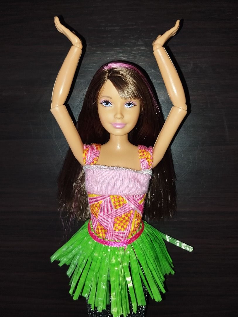 Barbie dolls skippers articulated (Category: Kids Toys) located in Caloocan City. Submitted by dollforless11 (Listing ID 1354374941, Image 2). Description: Rare articulated skipper selling as nude only clothes not included pm me for more questions and details .