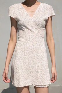 （分類：）位於 。 由 sallieeee 提交（商品編號 1354445498，圖片 1）。簡介： 。