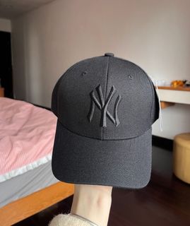 (Category: ) located in . Submitted by fashion.shoppp (Listing ID 1354393784, Image 1). Description: .