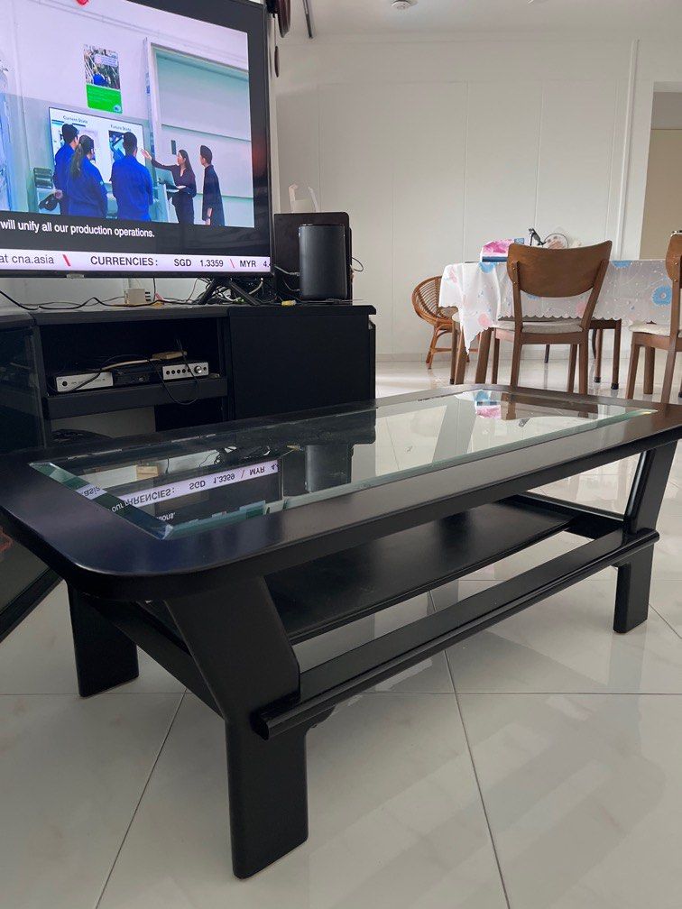Coffee Table (Category: Tables & Sets) located in Singapore. Submitted by starxx_ (Listing ID 1354378360, Image 2). Description: .