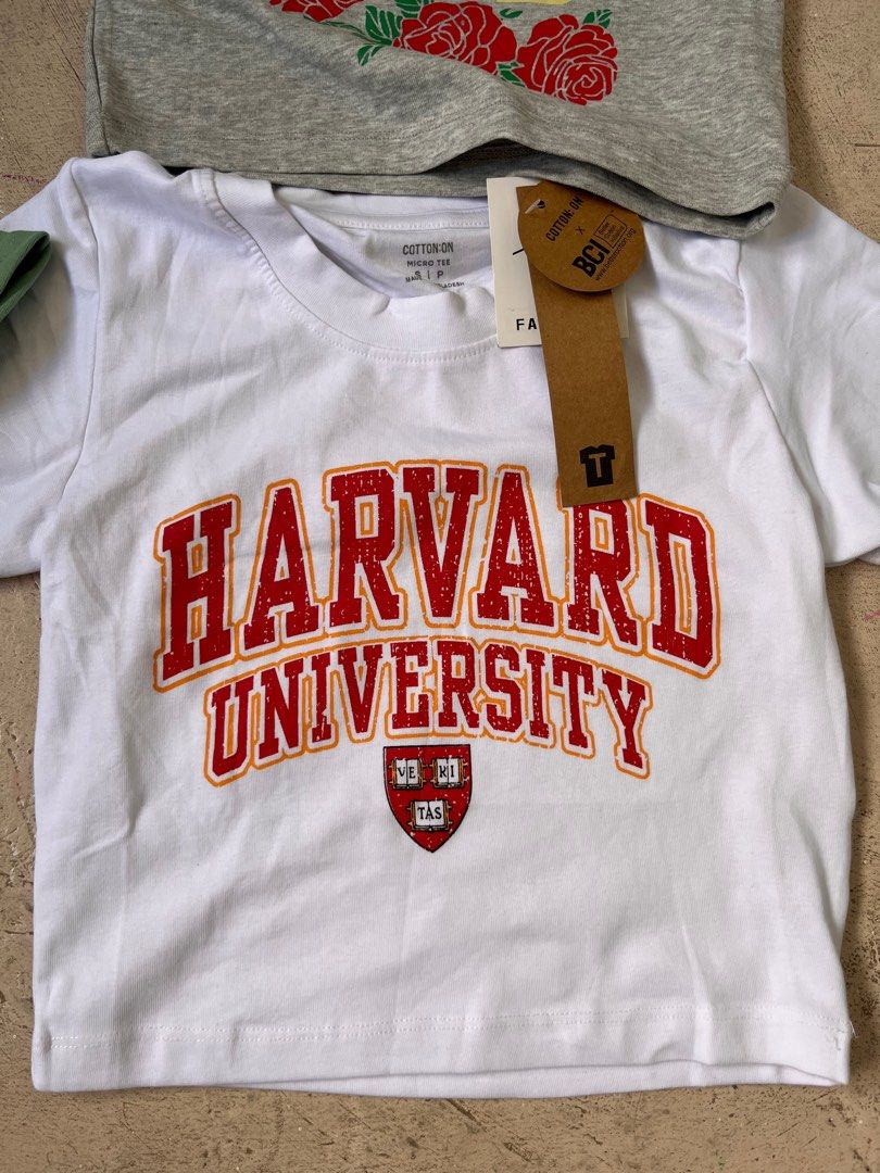 Crop Top Bundle with FREE (Category: Shirts) located in Bulacan. Submitted by handlewithcaution (Listing ID 1354505048, Image 2). Description: Crop top brandnew al small size para lang sa petit. FREE NA SI PORTUGAL SUPER SULIT mahal sa mall yan Location: Tanza Cavite Courier: LBC Shoulder ni buyer ang SF.