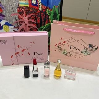(Category: ) located in . Submitted by universeofperfumessg (Listing ID 1354380350, Image 1). Description: .