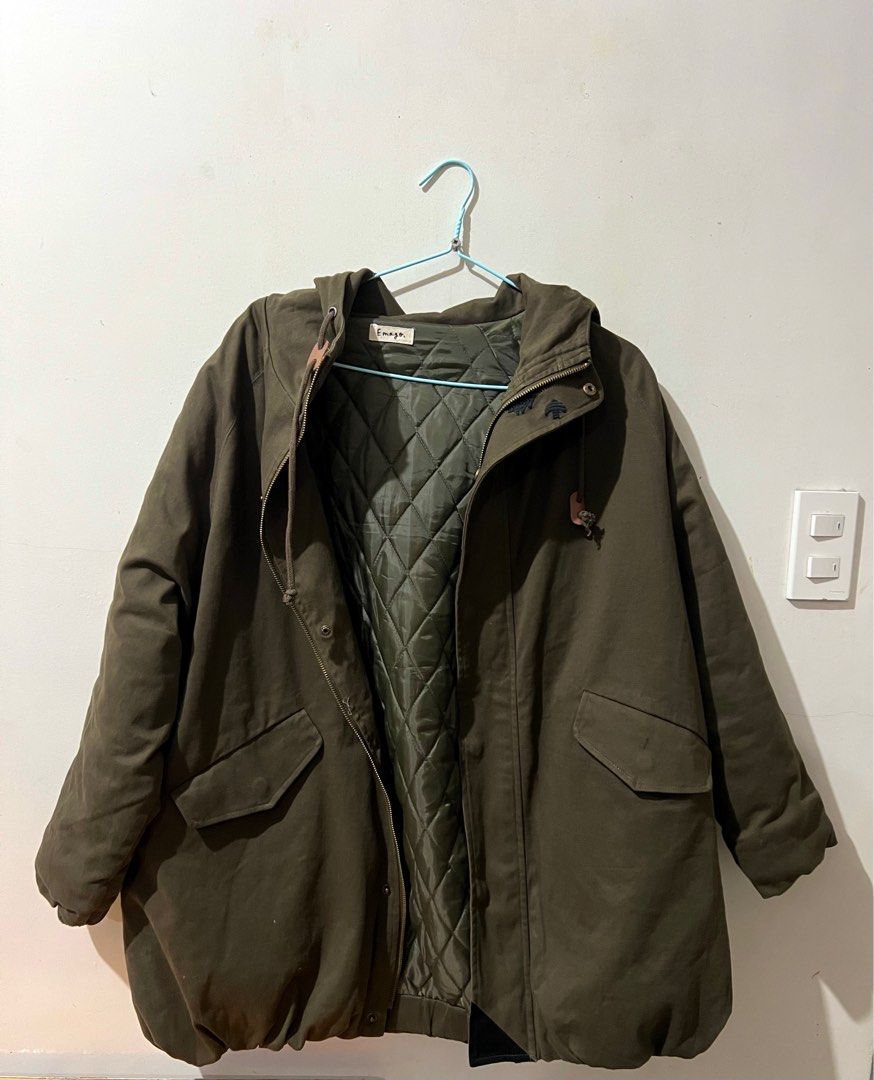 EMAGO SHORT PARKA JACKET (Category: Coats, Jackets and Outerwear) located in Baguio. Submitted by blackcode1215 (Listing ID 1354481122, Image 3). Description: (All items are slightly used but in good condition) EMAGO SHORT PARKA JACKET Size: XL-XXL Color: Army green Dime: L-31” W-25” Price: 450+sf Location: Baguio City Dropping Area: 2007 2nd floor Maharlika Bldg. For shipping: J&T (nationwide) Mode of payment: Gcash (mine now, pay now) Dm me for