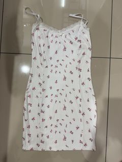 (Category: ) located in . Submitted by flora.closet (Listing ID 1354420769, Image 1). Description: .