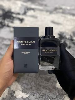 (Category: ) located in . Submitted by perfume.legend (Listing ID 1354337620, Image 1). Description: .