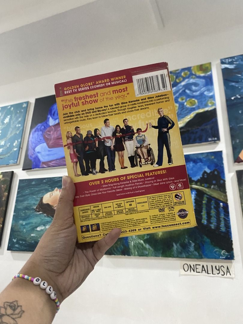 Glee Complete First Season 7-disc Set (Category: CDs & DVDs) located in Makati City. Submitted by oneallysa (Listing ID 1354451910, Image 2). Description: Bought from Canada..