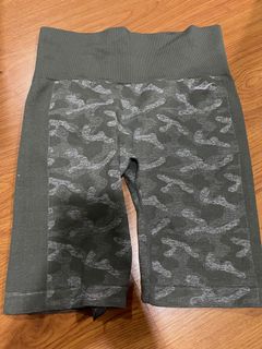 (Category: ) located in . Submitted by wardrobecleaner89 (Listing ID 1354505879, Image 1). Description: .