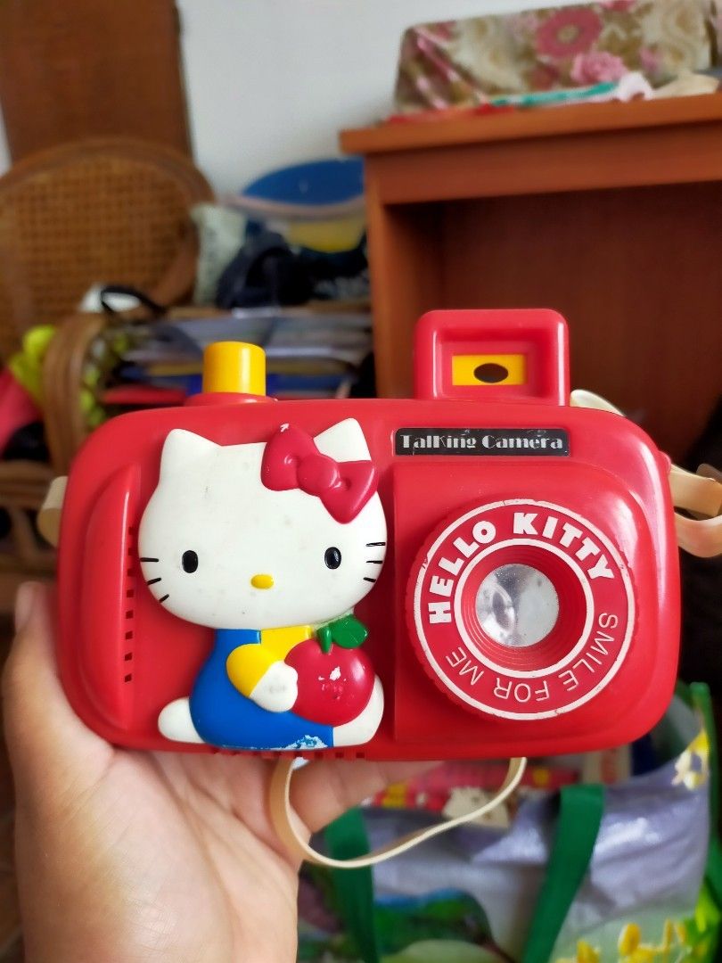 Hello Kitty vintage camera red (Category: Cameras) located in Pasig City. Submitted by alingjanang (Listing ID 1354487995, Image 1). Description: .