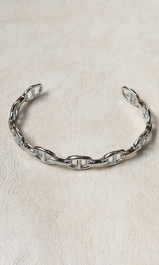 Hermes bangle from japan (Category: Luxury Accessories) located in Quezon City. Submitted by liambags (Listing ID 1354348416, Image 3). Description: Hermes bangle from japan no flaws with stamp size 17 with gift box kindly pm me.