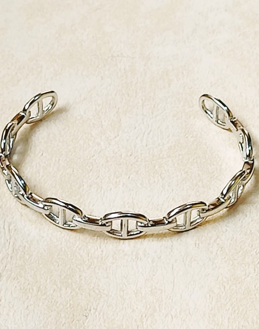 Hermes bangle from japan (Category: Luxury Accessories) located in Quezon City. Submitted by liambags (Listing ID 1354348416, Image 1). Description: Hermes bangle from japan no flaws with stamp size 17 with gift box kindly pm me.