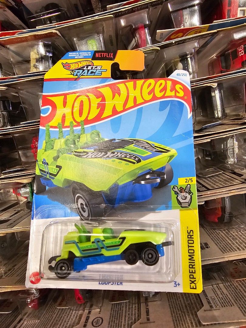 Hotwheels Loopster (Category: Raw Singles) located in Cheras. Submitted by _jym_ (Listing ID 1354400407, Image 1). Description: card minor scratched.