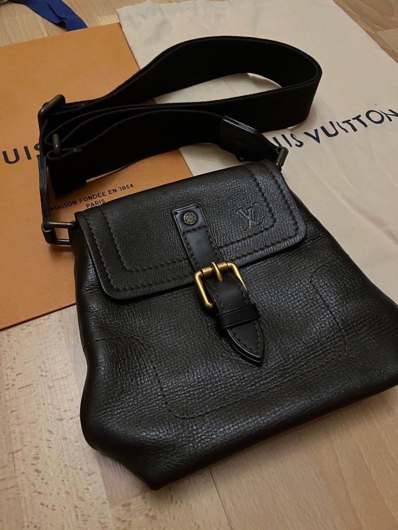 Louis Vuitton Utah Yuma Dark Brown Messenger Bag - Vintage Piece (Category: Bags & Wallets) located in Singapore. Submitted by cyndipopcorn (Listing ID 1354429216, Image 2). Description: Selling cheaper than Vestaire Collective at >Sgd1.2k (see last picture) As per picture, comes with: - bag itself - lv dust bag - lv paper bag Well used vintage piece, so not for fussy buyers Categories :Men Category:Bags Sub-category:Bags Designer:Louis Vuitton M