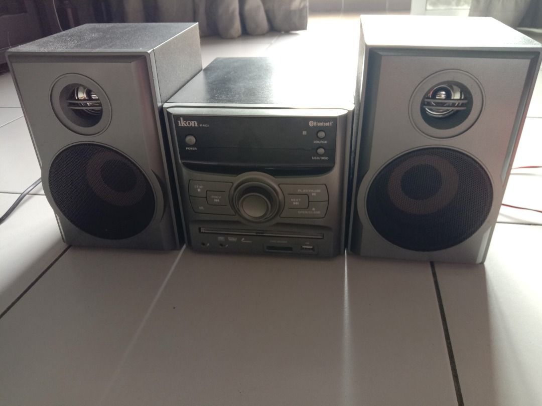 Mini compo (Category: Portable Music Players) located in Kuala Lumpur. Submitted by anson70 (Listing ID 1354432488, Image 1). Description: With USB Bluetooth DVD MPEG 4 Video Karaoke seldom use want to clear my room welcome to inspect at UTC SENTUL B4 buying .