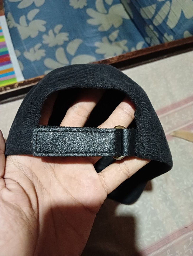 Prada cap (Category: Caps & Hats) located in Manila. Submitted by modestostephen_ (Listing ID 1354478162, Image 3). Description: issue:need wash excellent as new condition.