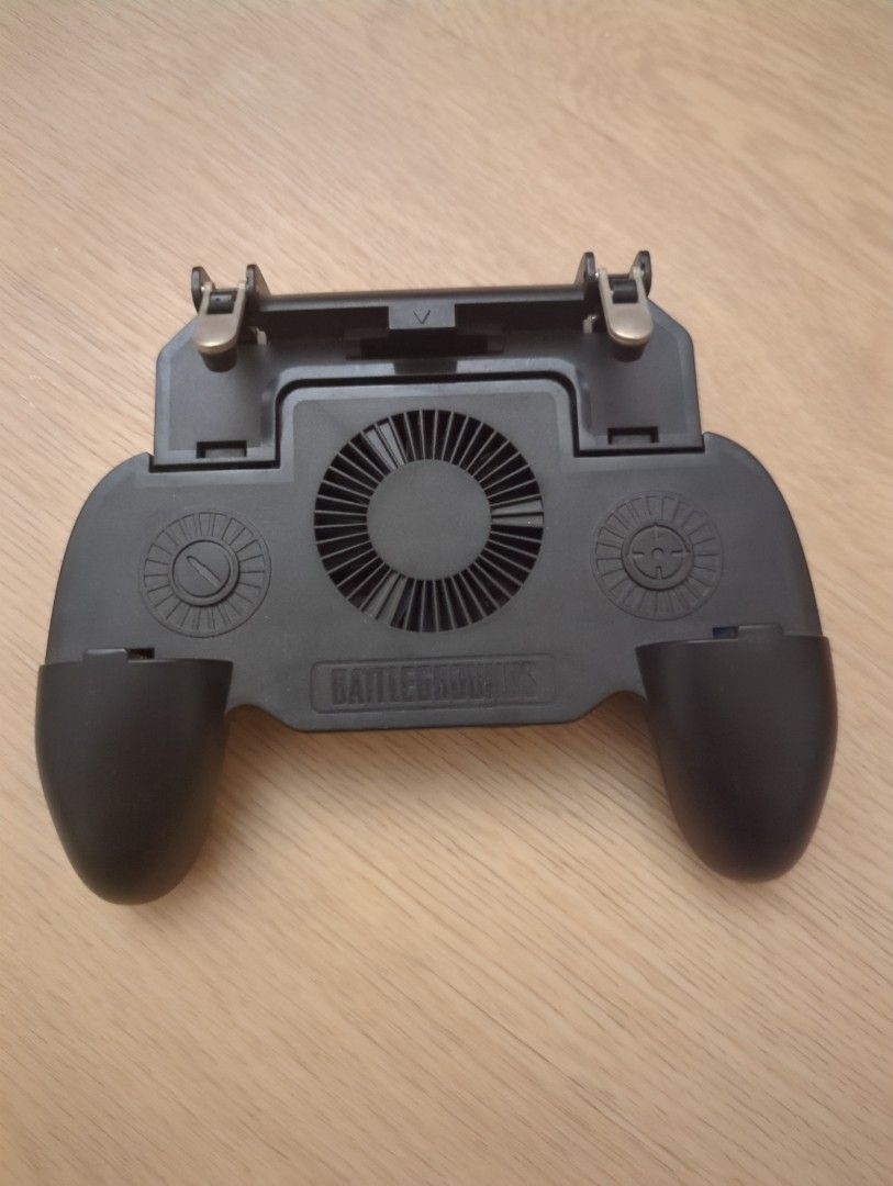 PUBG Controller (Category: Controllers) located in Singapore. Submitted by killerbarbie (Listing ID 1354504178, Image 1). Description: to play shooting game self collect at ubi mrt only or arrange your own pickup.