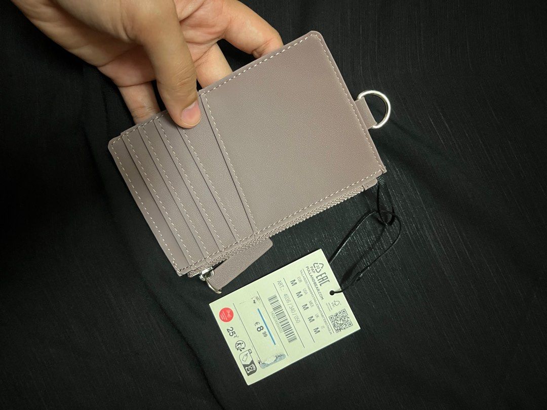 pull &bear (Category: Wallets & Card holders) located in Kuala Lumpur. Submitted by gepuklover_ (Listing ID 1354428890, Image 3). Description: cardholder/wallet smoky puprle color, it’s brand new, never use it before, reason for selling it cuz i have 2 card holder, price are negotiable.