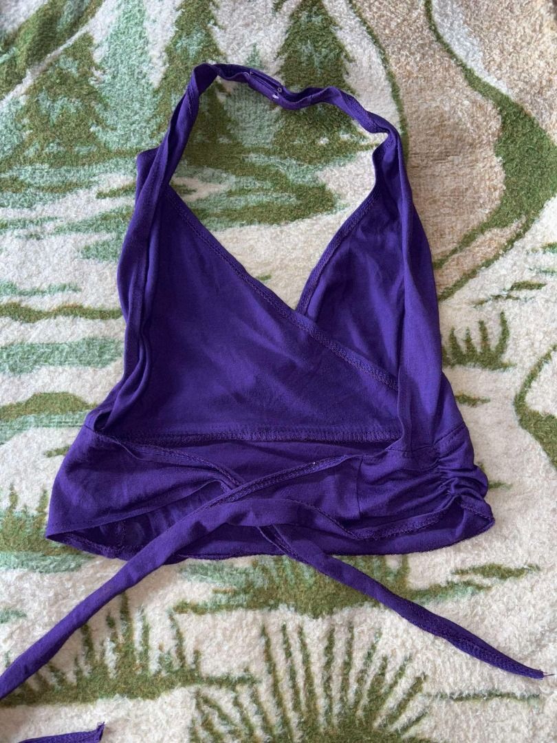 Purple Halter Backless Top (Category: Sleeveless) located in San Pablo. Submitted by sellrie (Listing ID 1354366822, Image 2). Description: no ww perfect for parties.