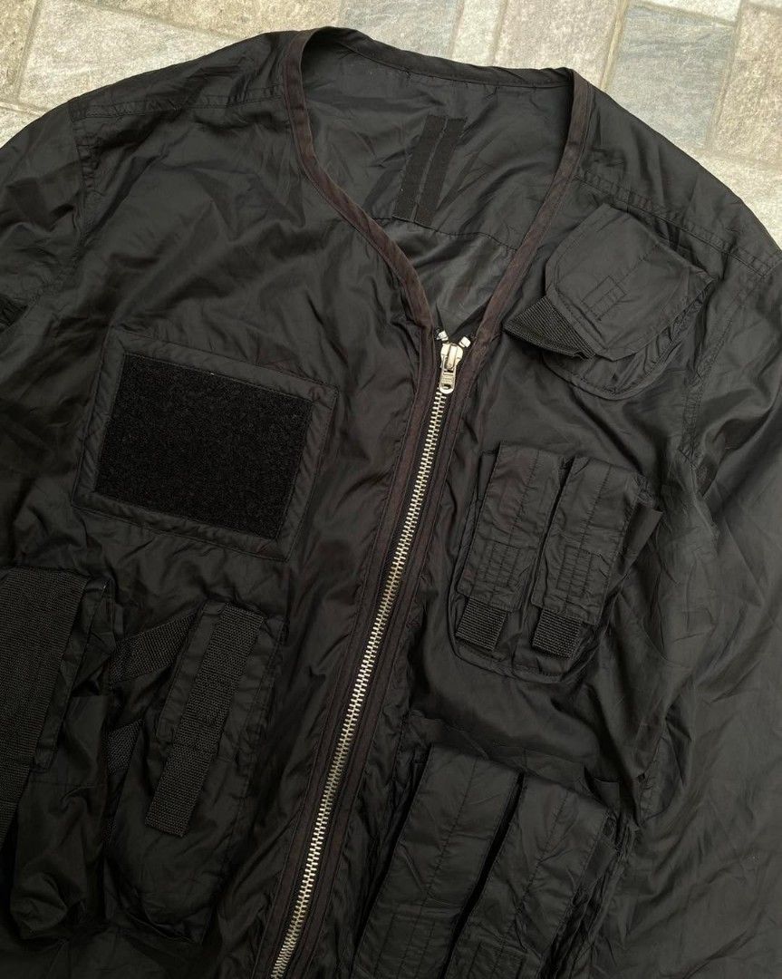 Rick Owens Drkshdw Military Cargo Jacket (Category: Coats, Jackets and Outerwear) located in San Jose del Monte. Submitted by papayaph (Listing ID 1354341559, Image 2). Description: - Size Medium - Semi Large - Dimensions: width 21 x length 28 - Issue: None tags - Good condition.