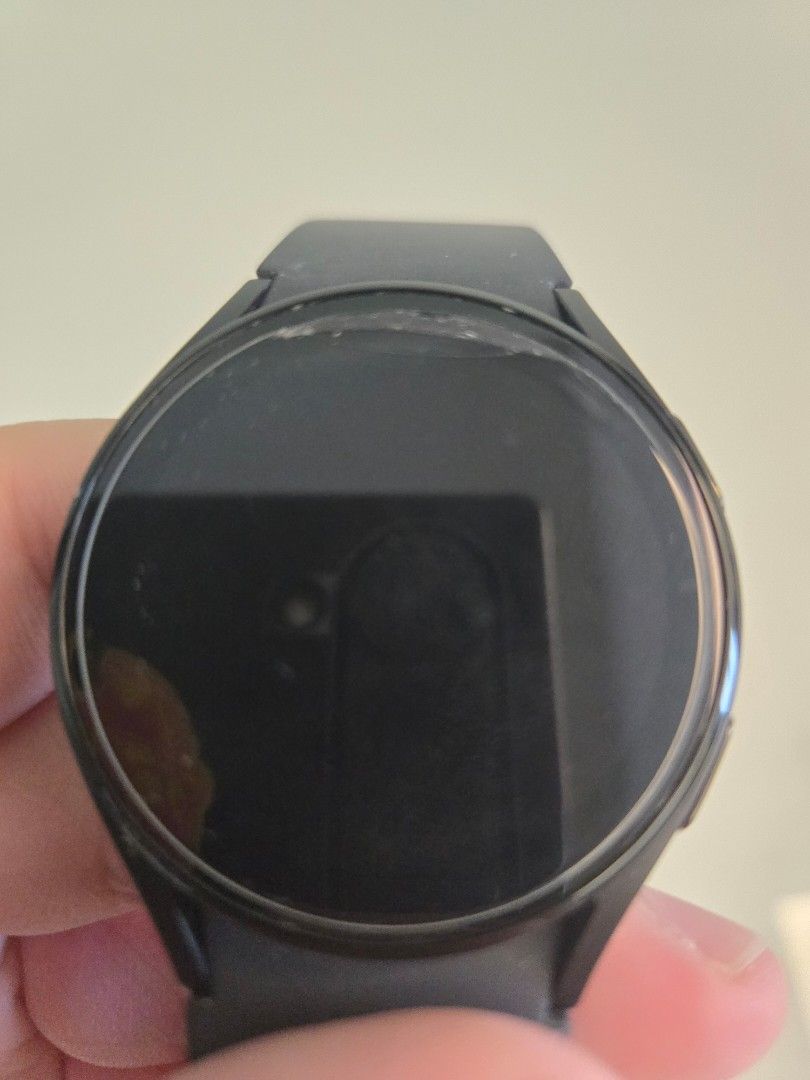 Samsung Watch 5 40mm (Category: Men's Watches) located in Manila. Submitted by MLim10 (Listing ID 1354393545, Image 3). Description: Used Samsung Watch 5 40mm. Damage is on Screen Protector (removable). Actual screen has been protected since purchase. No box, no charger.