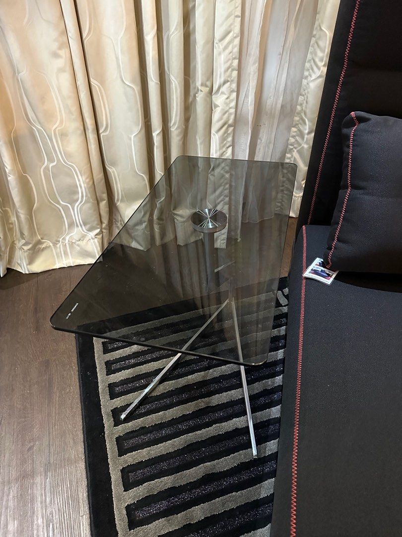 Side Table (Category: Tables & Sets) located in Singapore. Submitted by everythingmustgo_07 (Listing ID 1354362759, Image 3). Description: .