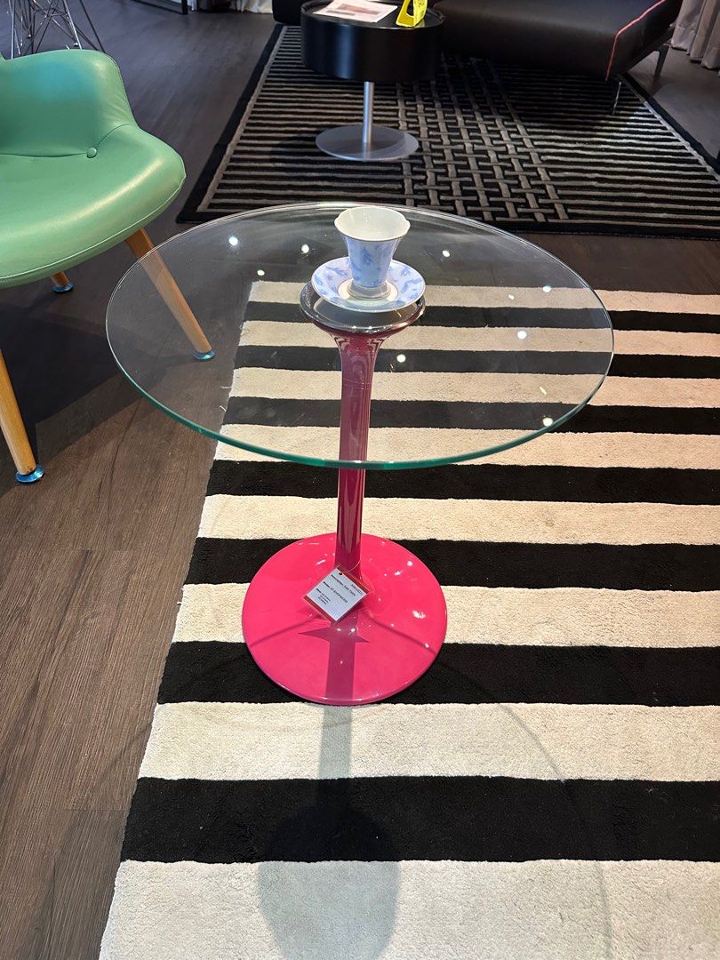 Side Table (Category: Tables & Sets) located in Singapore. Submitted by everythingmustgo_07 (Listing ID 1353101389, Image 1). Description: We’re giving it away for only $69, down from $180! Offering it at the lowest price because we’re moving out. Hurry, while stocks last! *Self collection, for delivery additional $35 carousel delivery. 🚚 Moving Out Sale! Discounts up to 90% Sale! Visit our showroom: 68 Sungei Kadut Loop, #01-01 Nutzcentre, S’72