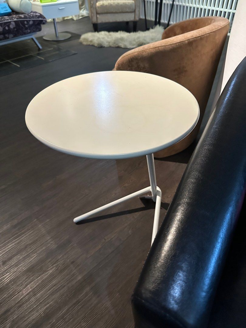 Side Table (Category: Tables & Sets) located in Singapore. Submitted by everythingmustgo_07 (Listing ID 1354409351, Image 3). Description: .