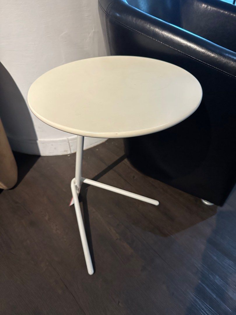 Side Table (Category: Tables & Sets) located in Singapore. Submitted by everythingmustgo_07 (Listing ID 1354409351, Image 1). Description: .