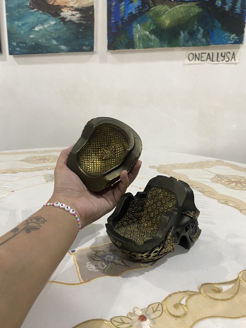 Skull Ashtray Medium (Black & Gold) from Phuket, Thailand (Category: Other Home Decor) located in Makati City. Submitted by oneallysa (Listing ID 1354450091, Image 2). Description: My sister bought this when she visited Phuket. This can be an ash tray or a succulent vase decor..